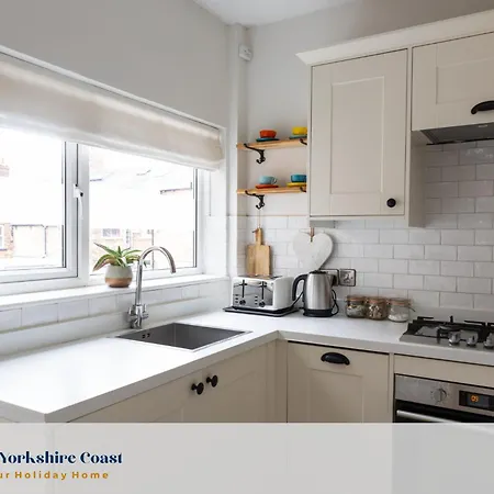 Cosy 2-bed Coastal Near Park & North Bay سكرابورو