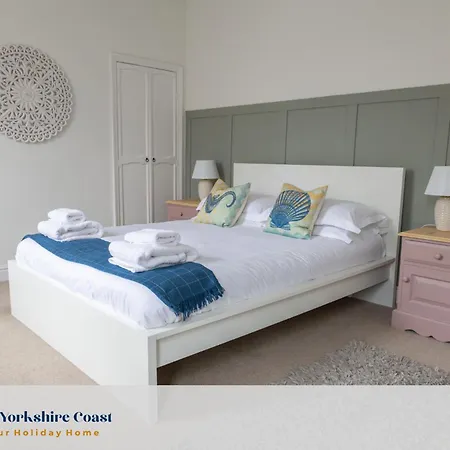 Cosy 2-bed Coastal Near Park & North Bay *