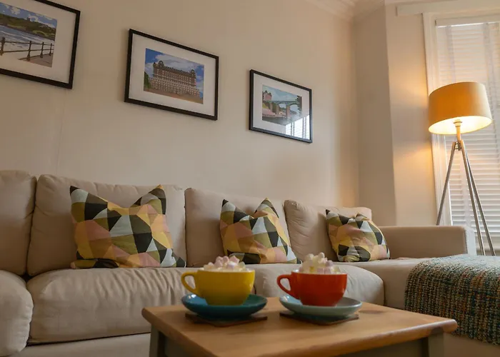 Cosy 2-bed Coastal Near Park & North Bay *