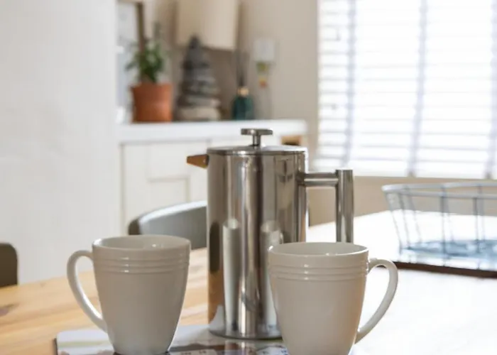 Semesterbostad Cosy 2-bed Coastal Near Park & North Bay *