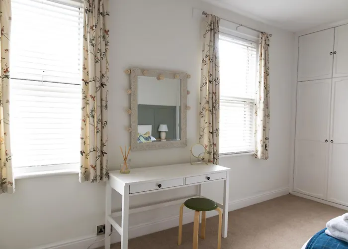 Cosy 2-bed Coastal Near Park & North Bay Semesterbostad *