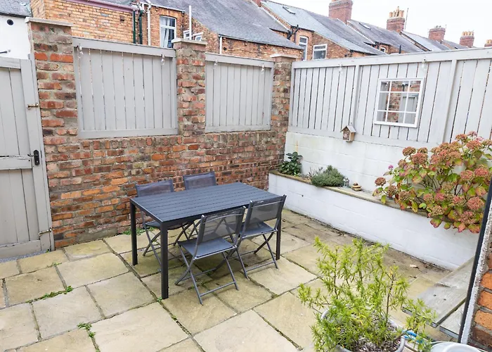 Cosy 2-bed Coastal Near Park & North Bay