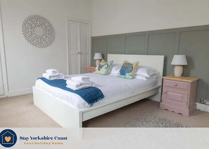 Cosy 2-bed Coastal Near Park & North Bay *