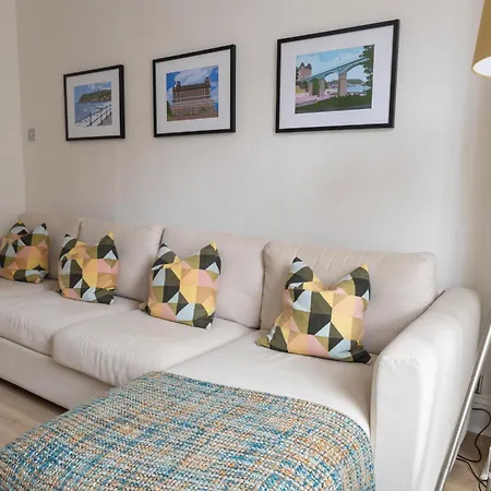 Cosy 2-bed Coastal Near Park & North Bay