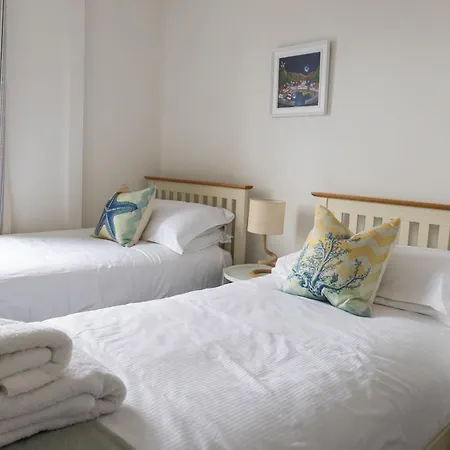 Nyaraló Cosy 2-bed Coastal Near Park & North Bay